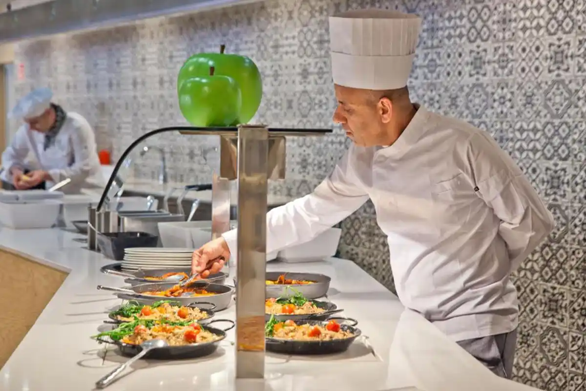 Cocinero Fergus Club Pineda Splash