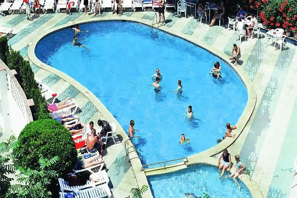 Swimming pool of Clipper Affiliated by Fergus