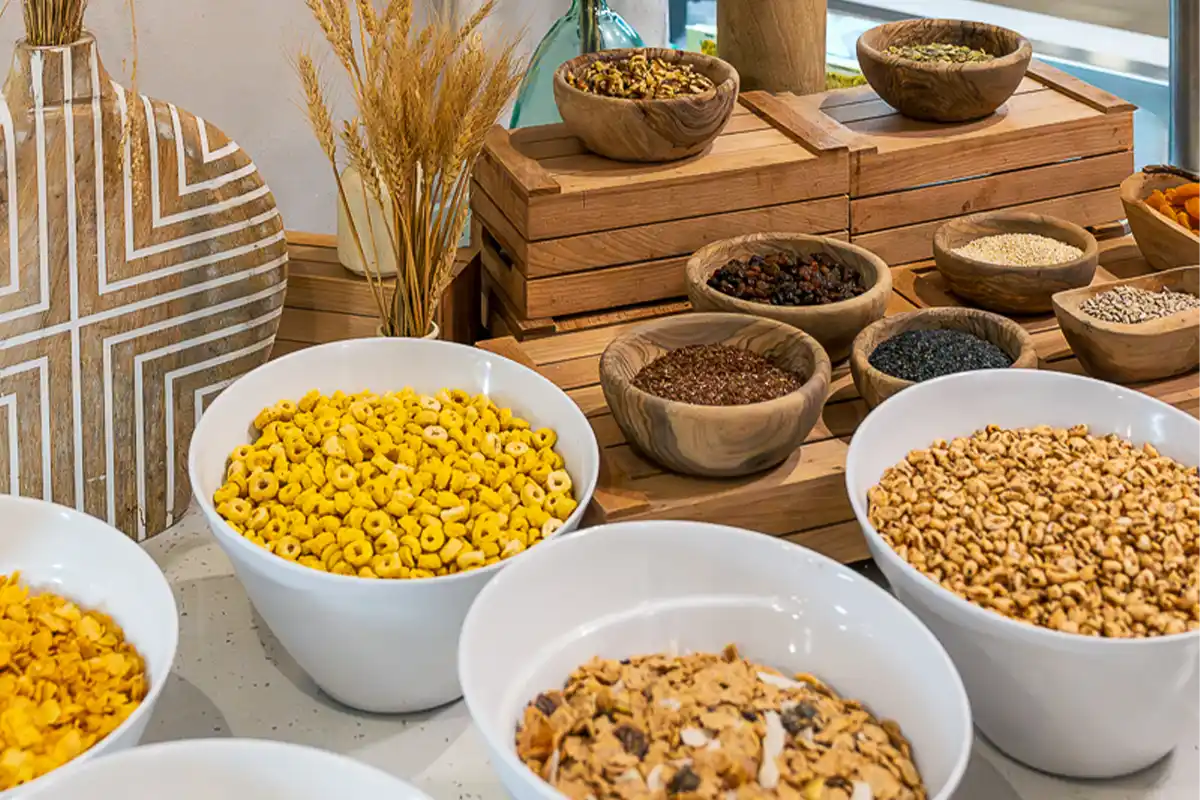 Muesli variado para desayuno en el buffet del Fergus Carema Splash
