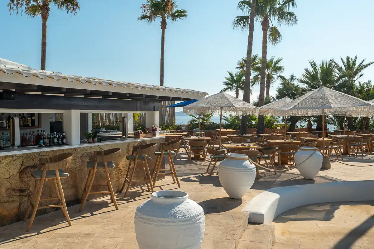 Terraza Lola Pool Bar Fergus Style Punta Arabí