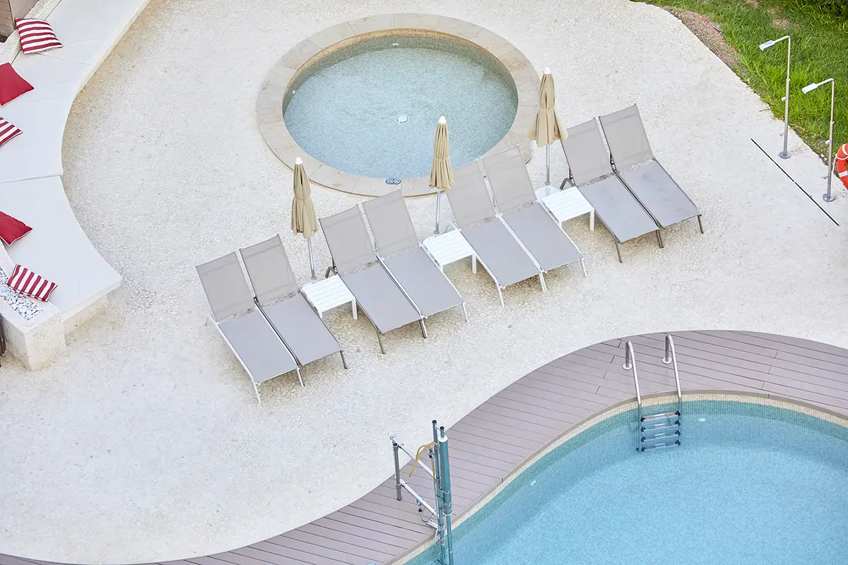 Vista aérea del jacuzzi exterior del Fergus Style Tobago