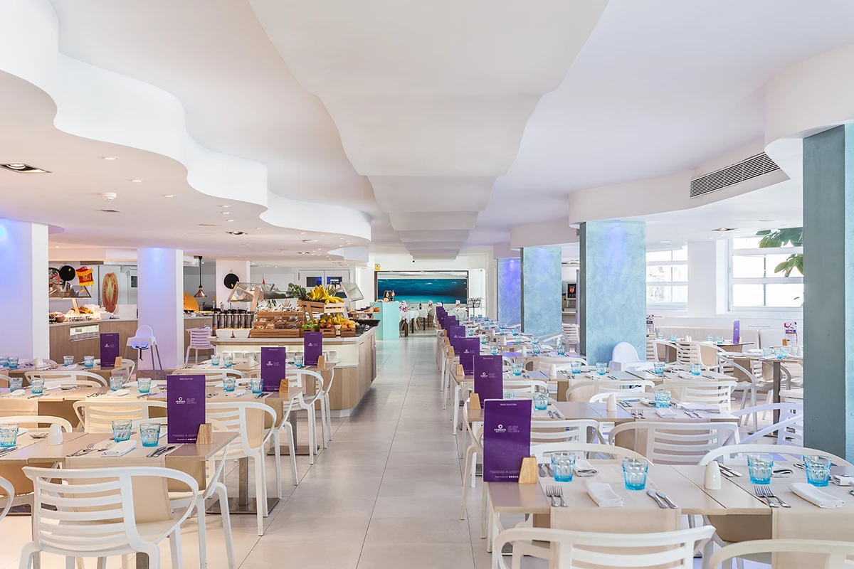 Buffet Fergus Style Cala Blanca Suites
