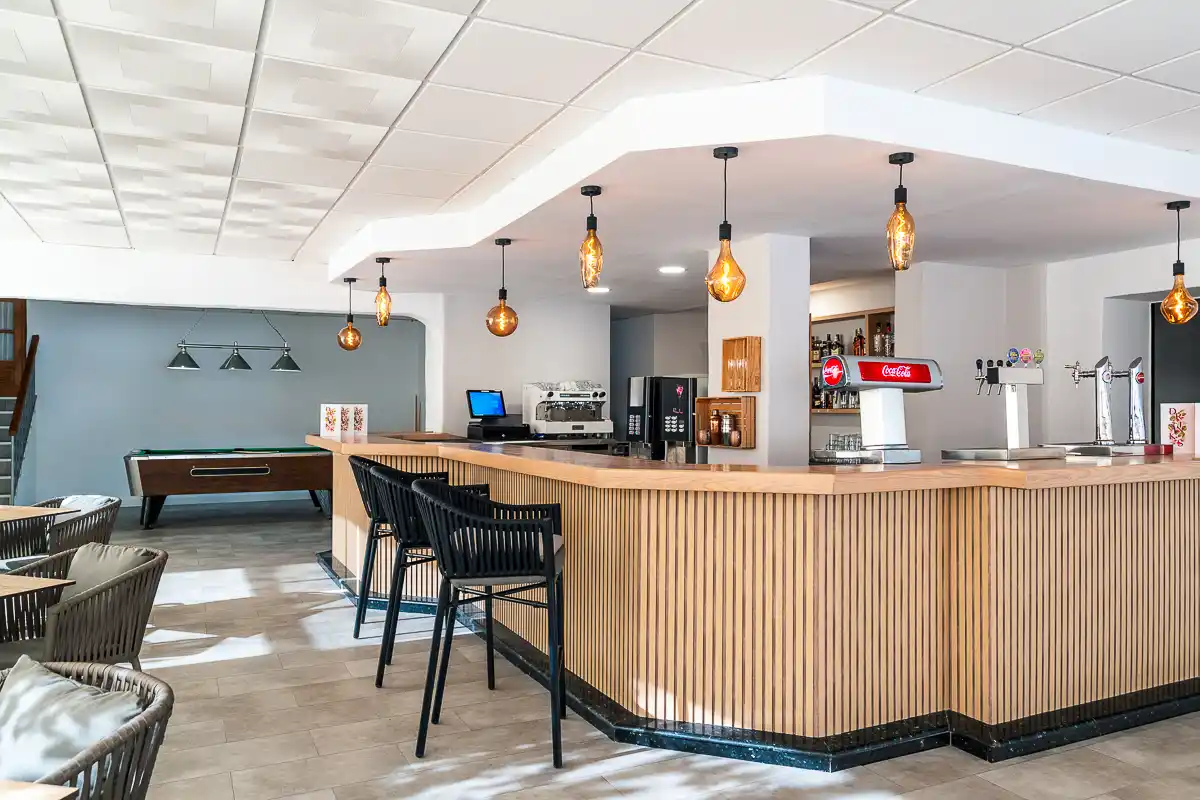 Bar del Fergus Club Carema Splash