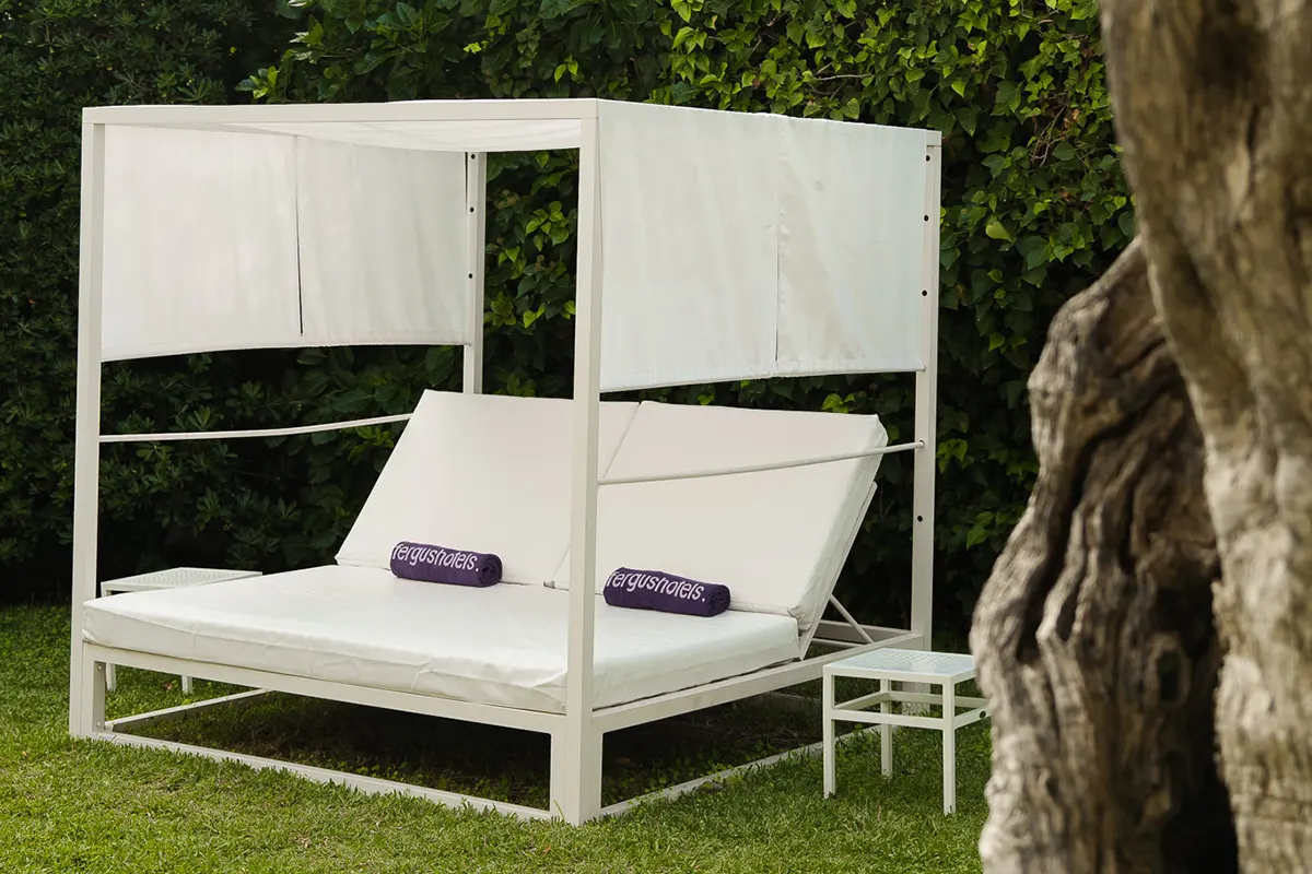Cama Balinesa del Fergus Style Soller Beach