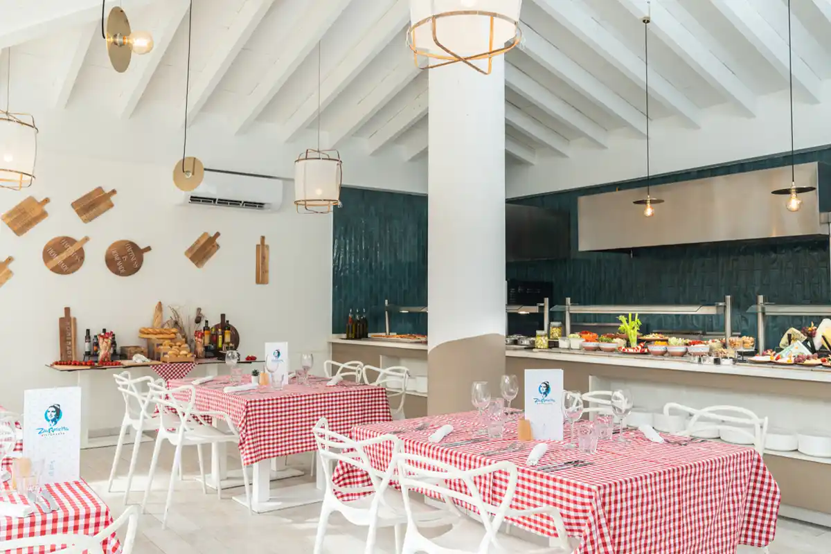 Mesas restaurante Zia Rosetta Fergus Club Europa