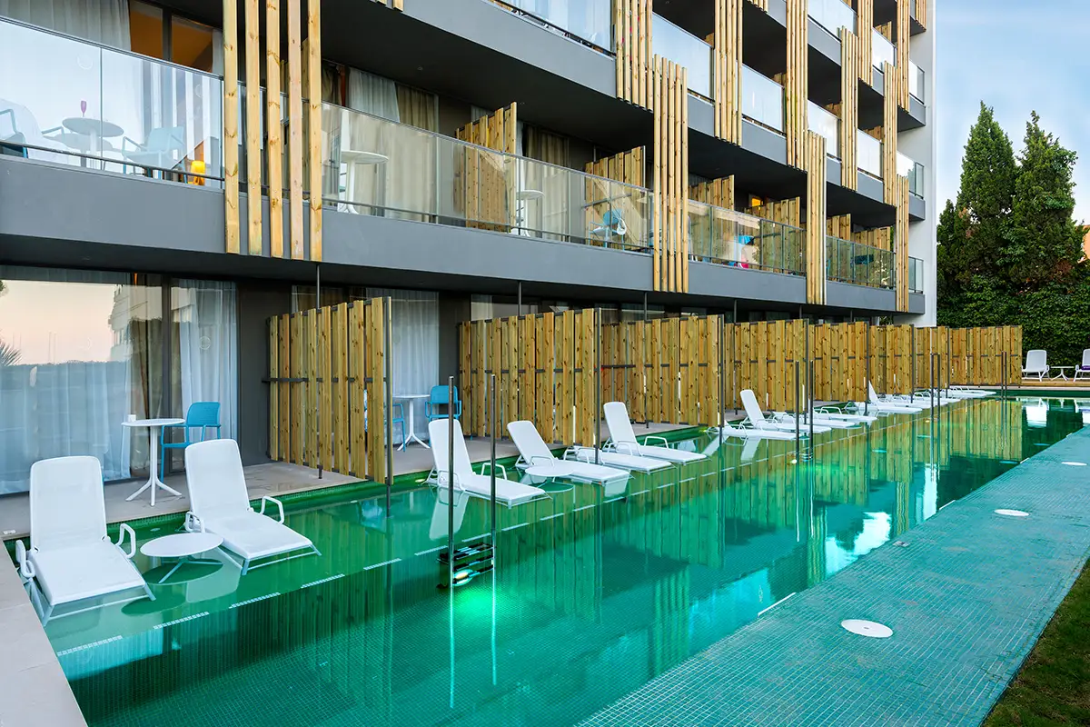 Swim up Fergus Style Palmanova