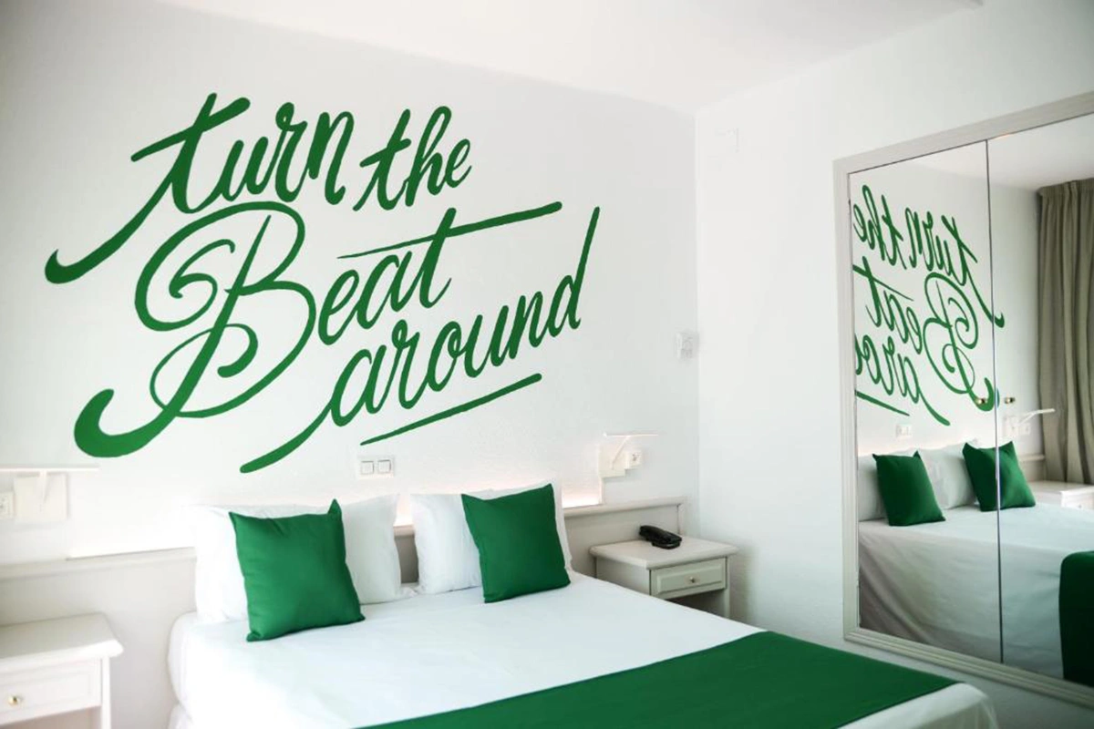 Habitación doble deluxe queen en Lloret Vibe affiliated by Fergus Hotels