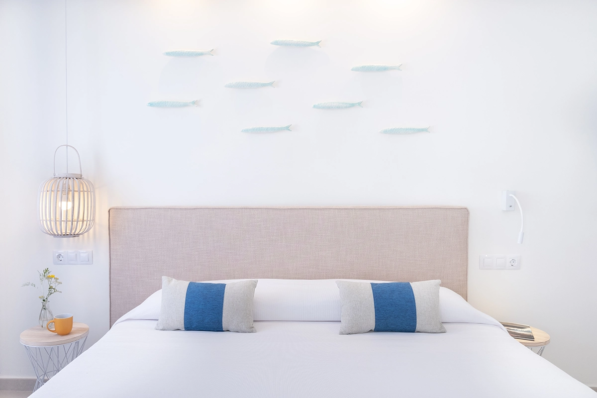 Cama del Estudio Select vista mar lateral de Fergus Style Carema Beach