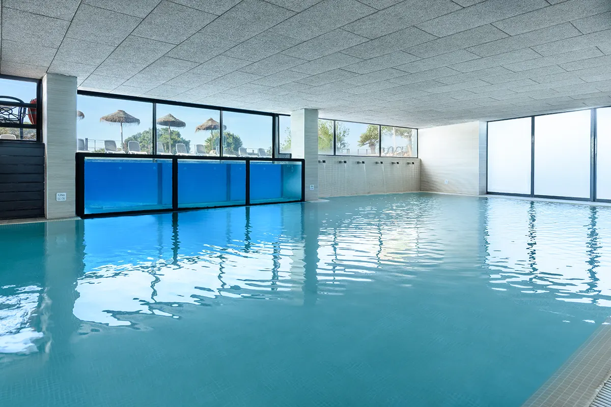 Piscina interior del Fergus Cap Roig 