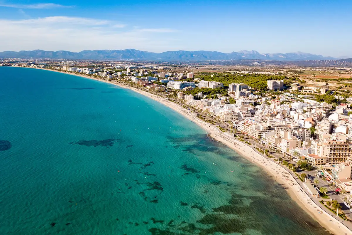 Vista aérea del Playa de Palma Fergus Style Palma Beach