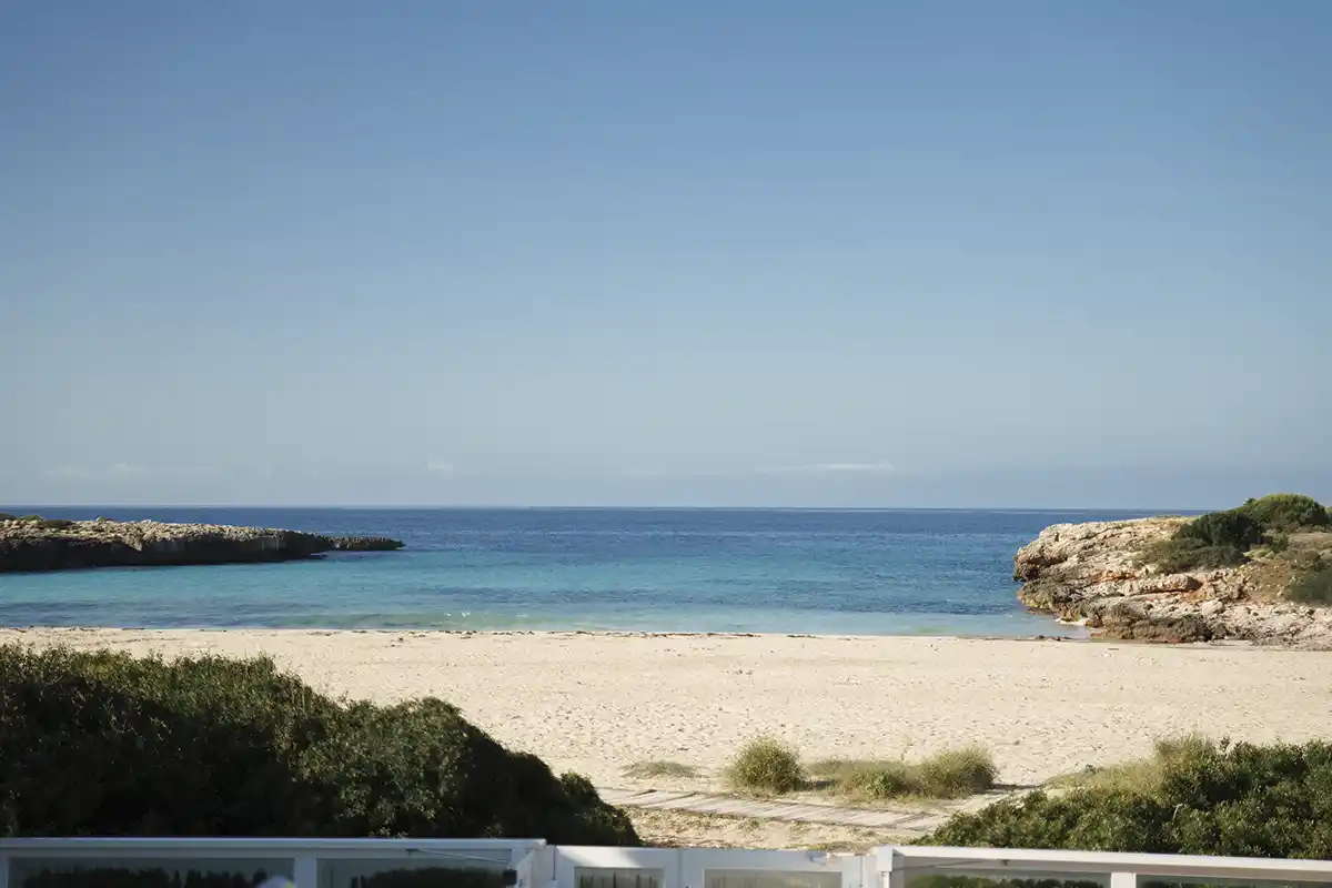 Playa frente al Fergus Style Carema Beach