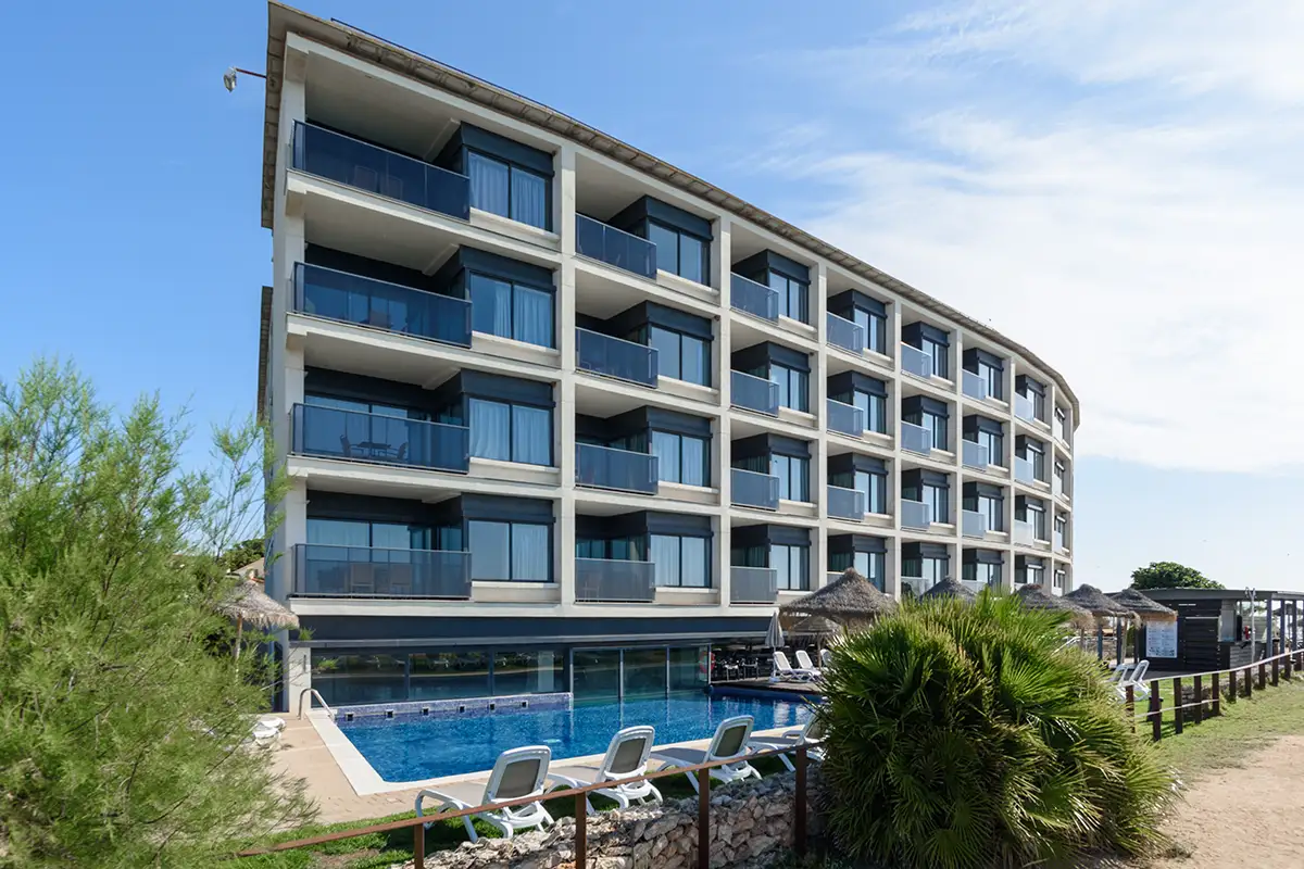 Fachada del Hotel Fergus Cap Roig