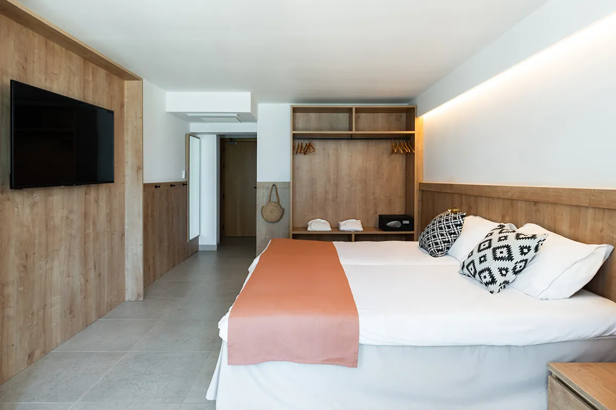 Habitación doble Vista mar lateral Fergus Style Palma Beach