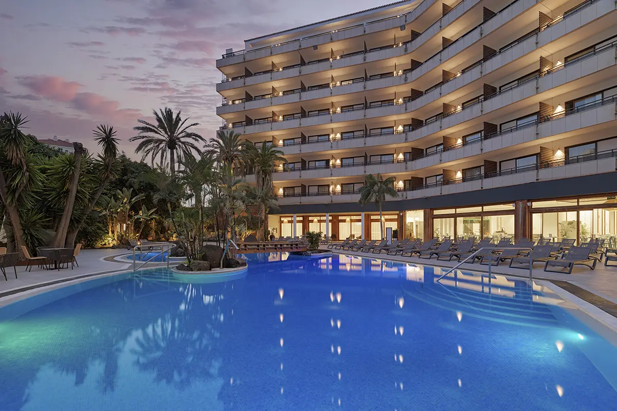 Piscina al atardecer del Fergus Puerto de la Cruz