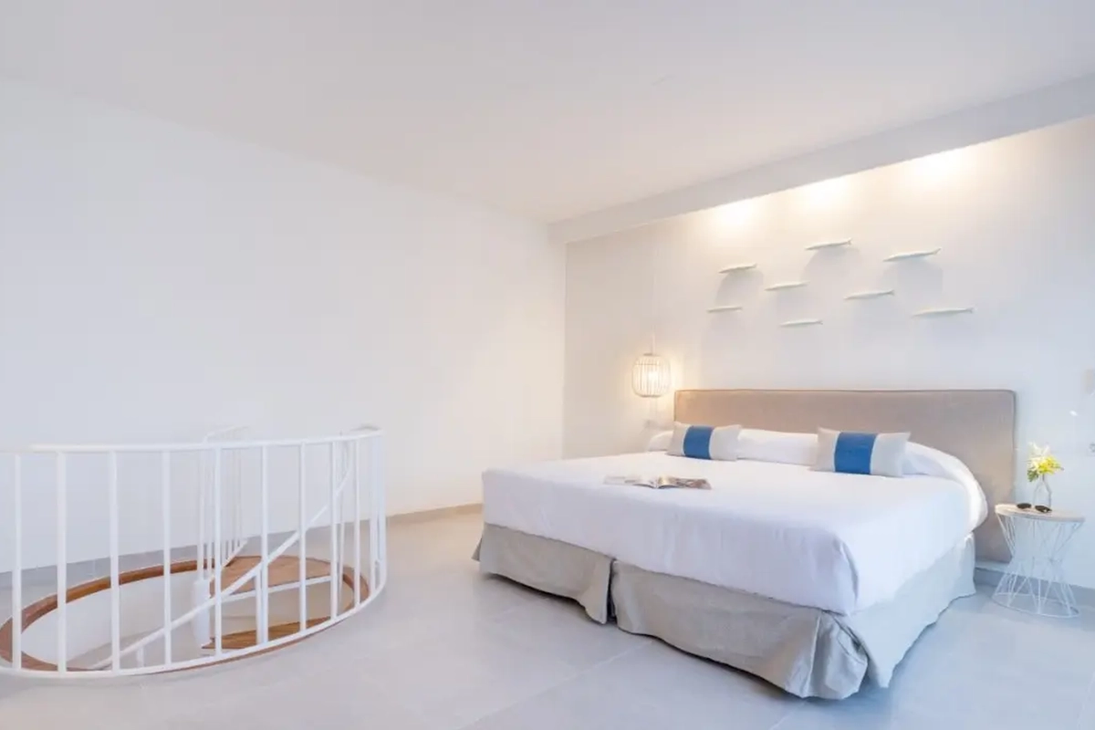 Dormitorio superior del Duplex del Fergus Style Carema Beach