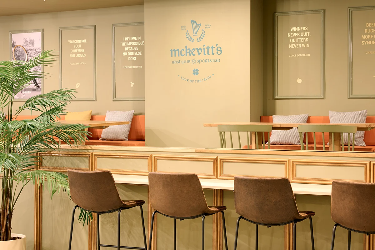 Barra del Mckevitt's bar del Fergus Club Palmanova Park