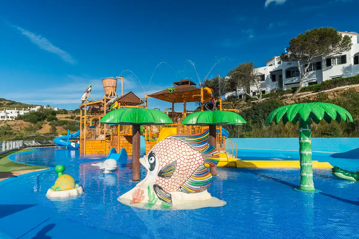 Piscina splash del Fergus Club Carema Splash