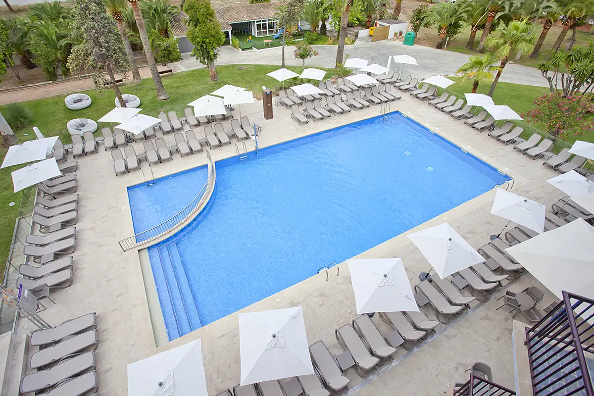 Vista aérea de la piscina del Fergus Bermudas