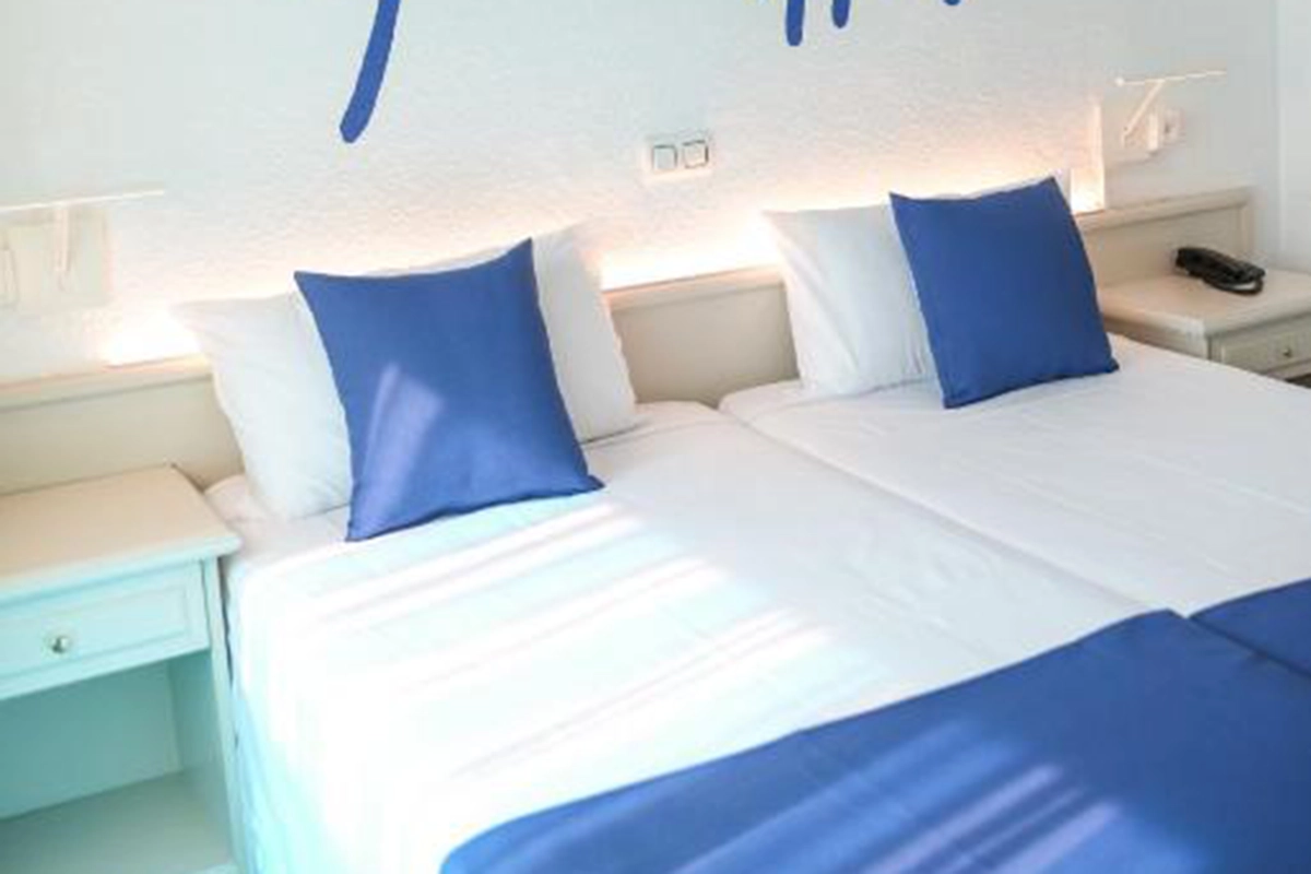  Camas twin en la Habitacion doble deluxe hotel Lloret Vibe affiliated by Fergus Hotels