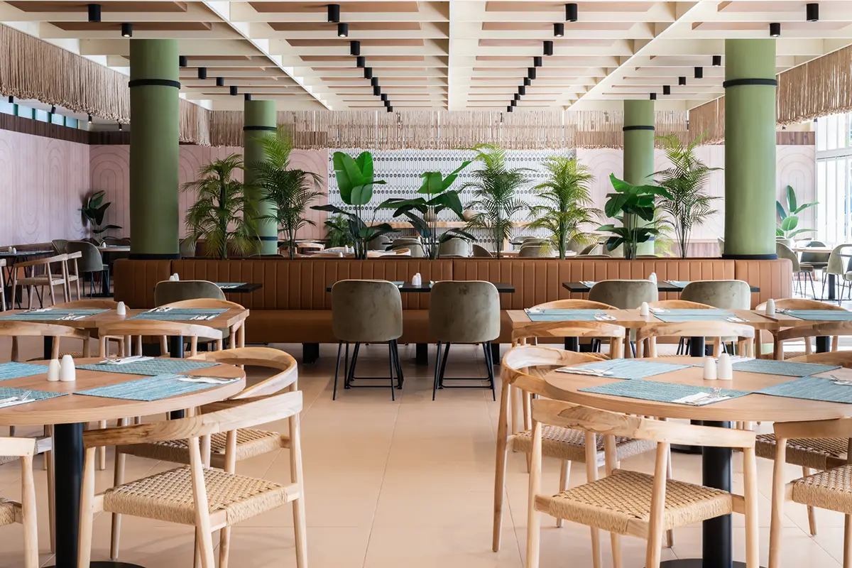 Comedor del exclusivo restaurante buffet para clientes Magnus del Fergus Club Mallorca Waterpark