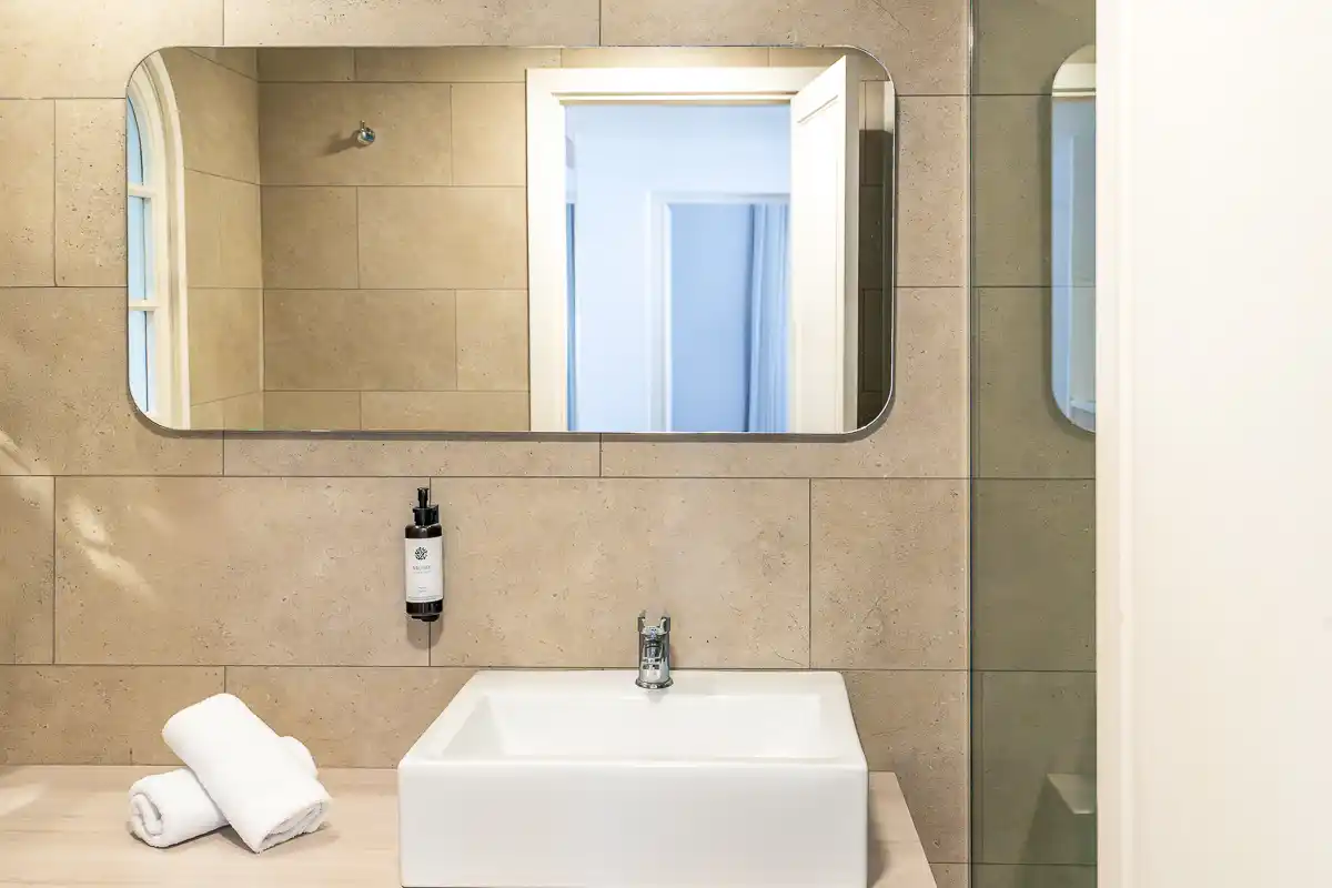 Espejo Apartamento 1 habitación superior vista mar lateral Fergus Club Carema Splash