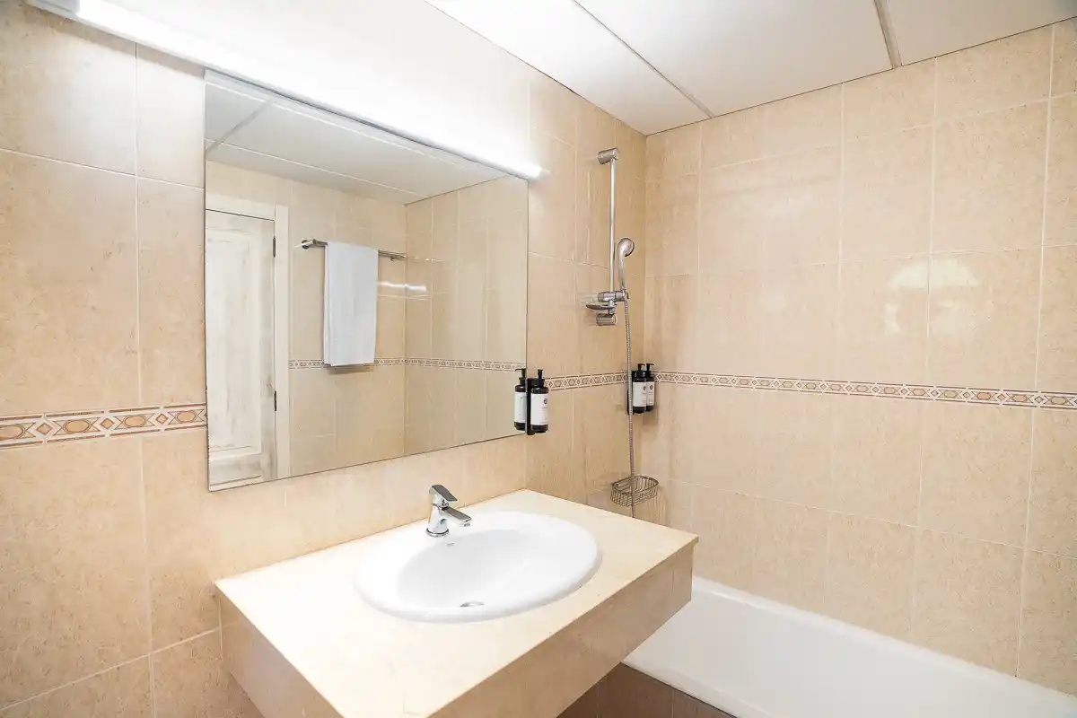 Baño Apartamento Promo Belibed Fergus Club Carema Splash