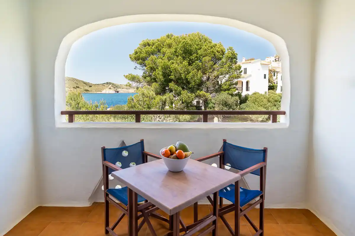 Terraza Apartamento 2 habitaciones vista mar lateral Fergus Club Carema Splash