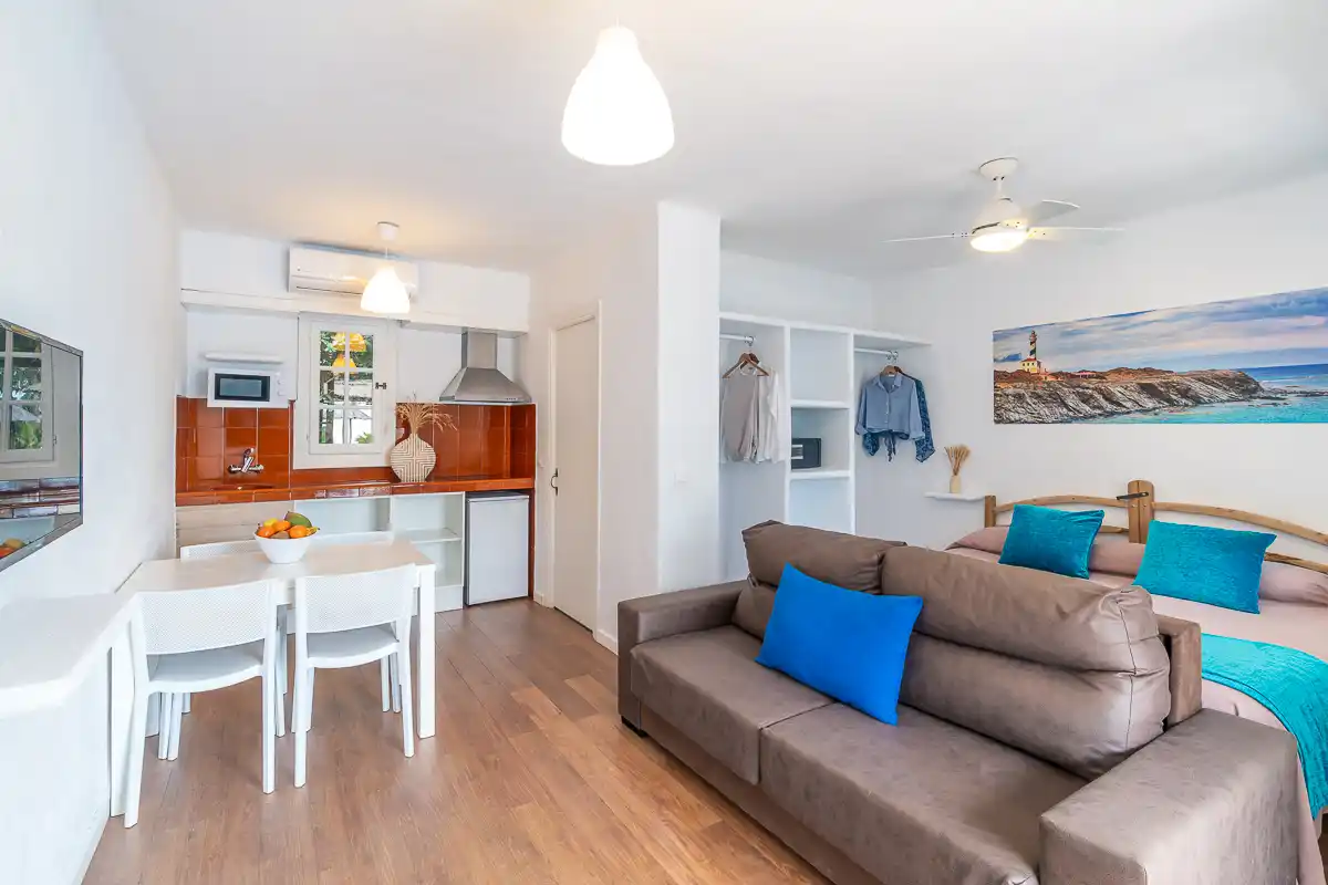 Estudio Fergus Club Carema Splash