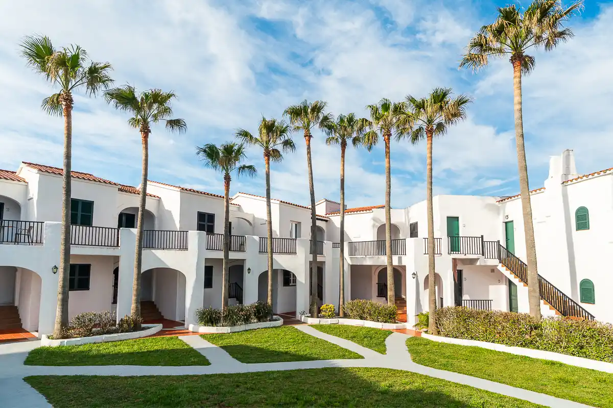 One-Bedroom Superior Apartment Premium Location Fergus Club Carema Splash