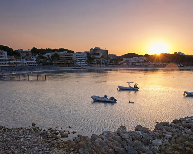 atardecer en la playa atardecer en la playa Fergus Club Europa