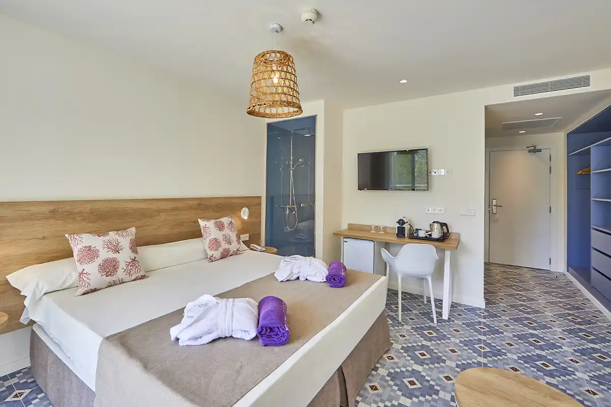 Vista lateral Habitación Doble Magnus Style Fergus Club Europa