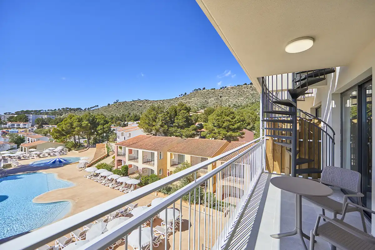 Vista Piscina Suite Magnus Style Jacuzzi Fergus Club Europa