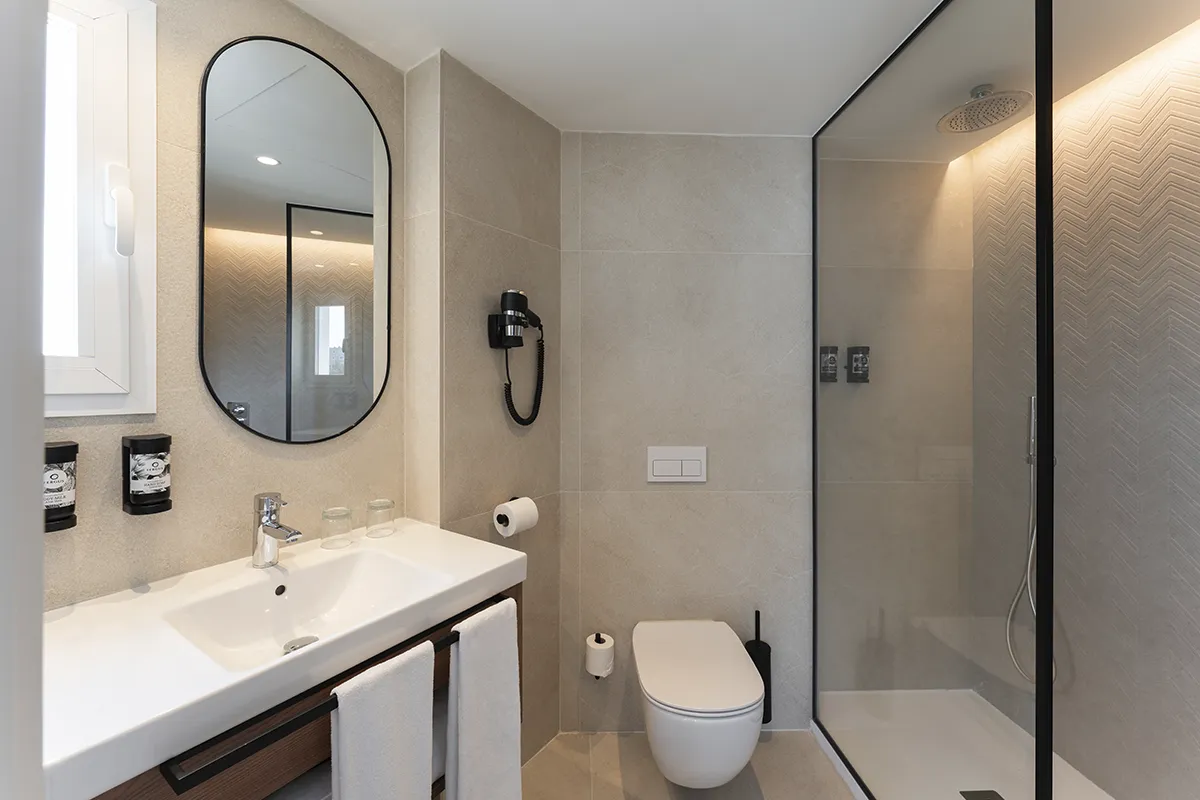 Cuarto de baño funcional habitación Doble Magnus del Fergus Bermudas