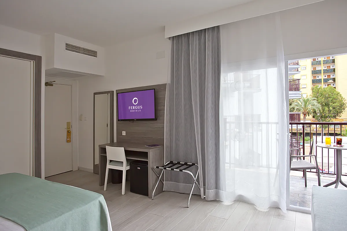 Escritorio en la habitación Doble del Fergus Bermudas