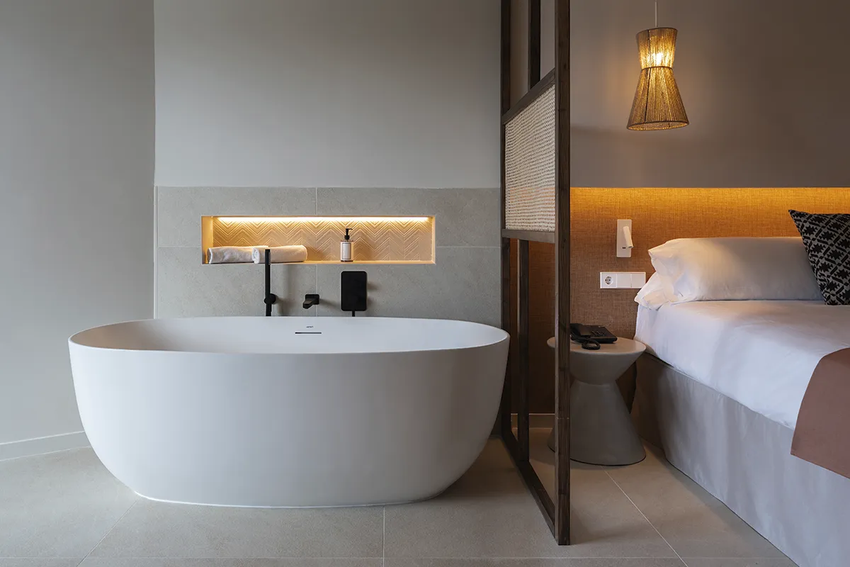 Bañera ambiente spa en la Suite Magnus del Fergus Bermudas