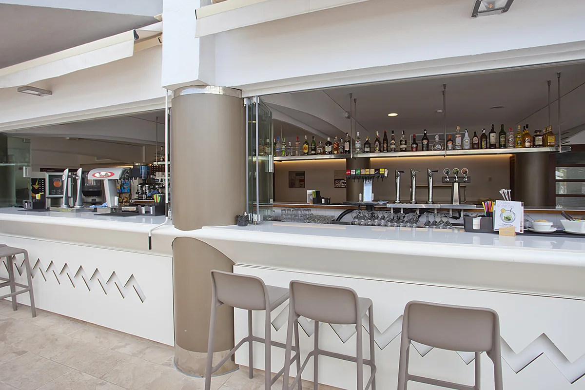 Pool bar Pool bar Fergus Bermudas