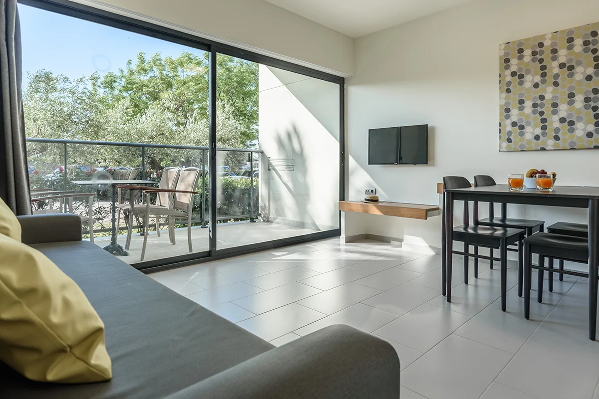 Sofá Habitación Doble Vista Mar Parcial Sofá Habitación Doble Vista Mar Parcial Fergus Cap Roig