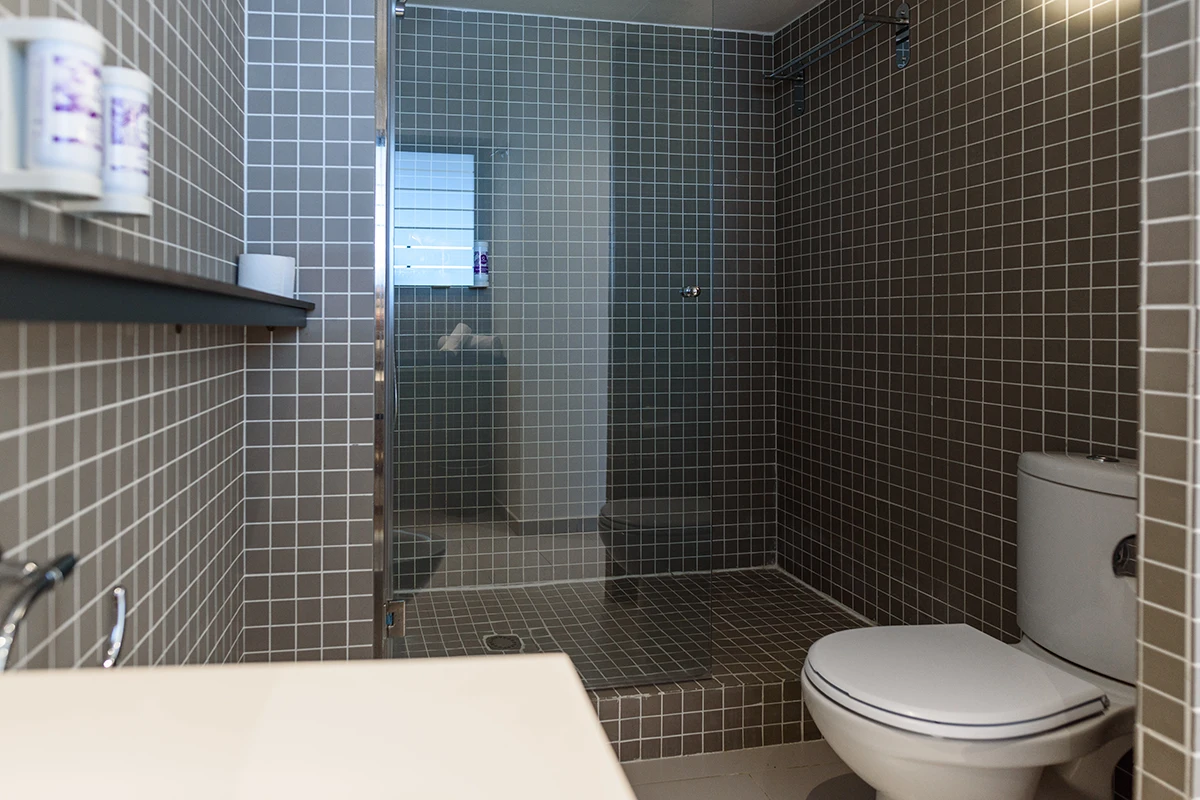 Ducha Habitación Familiar Vista Mar Ducha Habitación Familiar Vista Mar Fergus Cap Roig