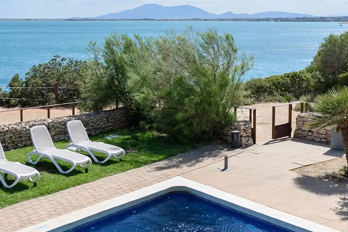 Pool Bar Fergus Cap Roig