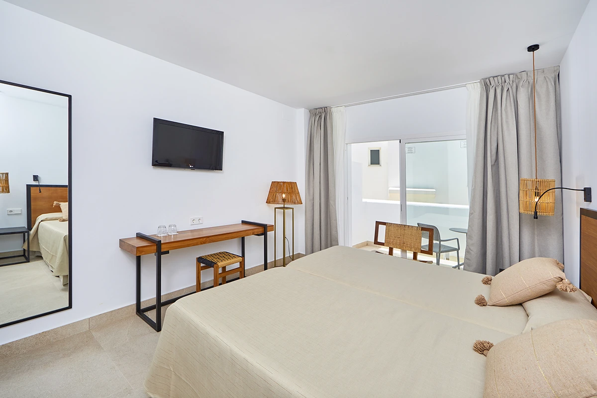 Escritorio y televisión Espejo, escritorio y televisión Conil Park