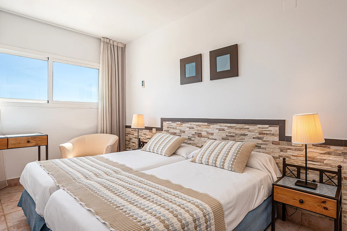 Camas twin Dormitorio con camas twin Duplex vista al mar Fergus Conil Park