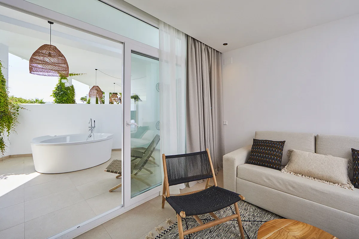 Acceso a la terraza Acceso directo a la terraza con jacuzzi Fergus Conil Park