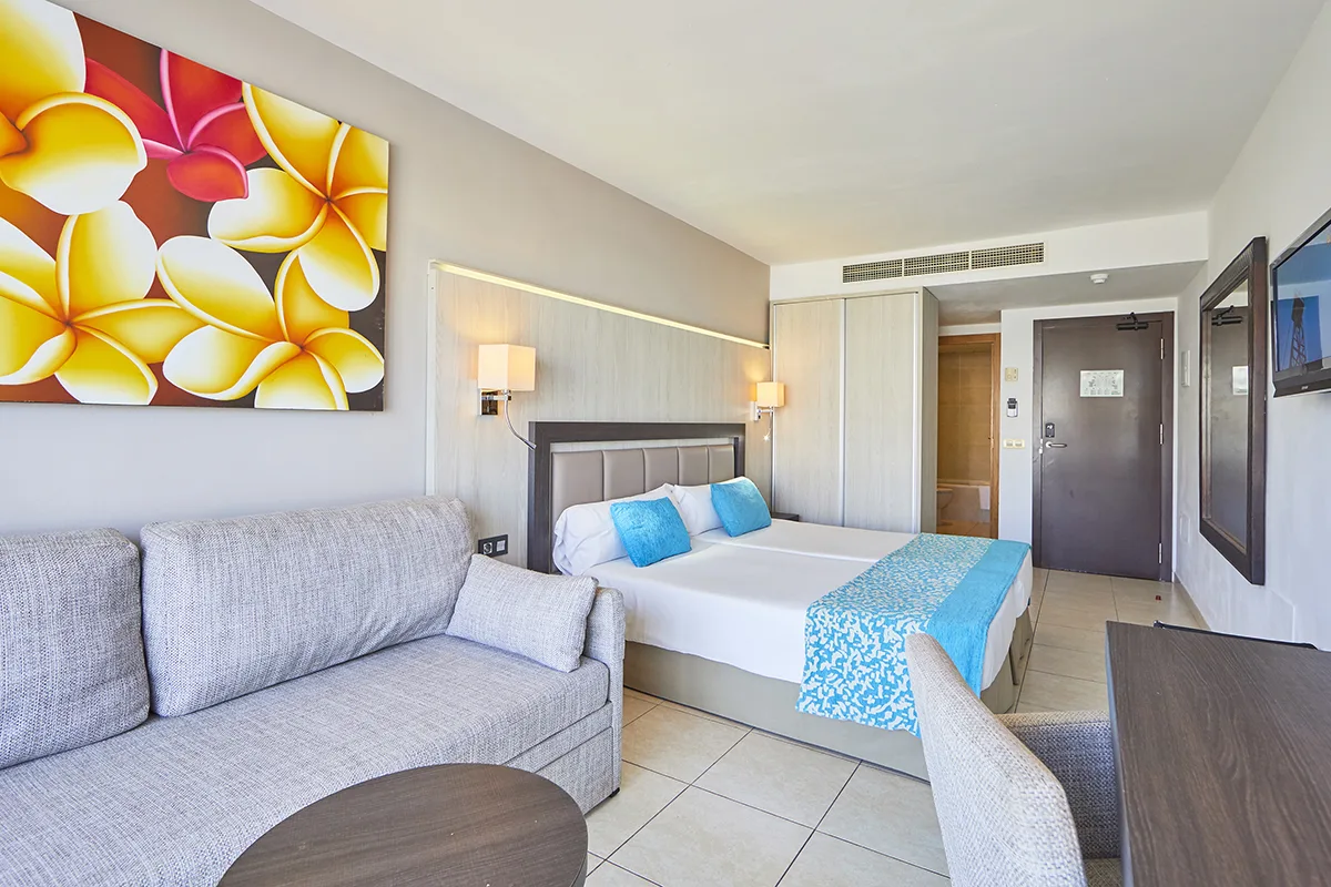 Sofa y escritorio Zona de descanso con sofa y escritorio Fergus Style Bahamas