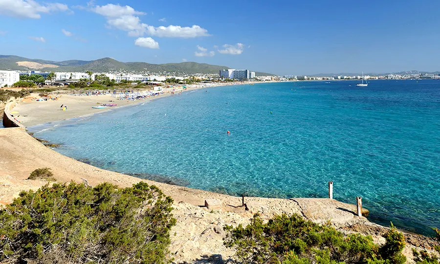 Ocio y actividades Playa d'en Bossa Vista de la playa d'en Bossa del Fergus Style Bahamas