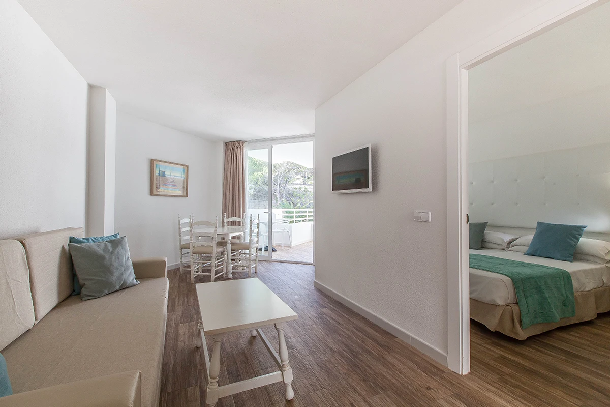 Mesa Suite Fergus Style Cala Blanca Suites