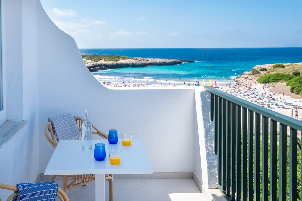 Balcón con vista al mar lateral Fergus Style Carema beach