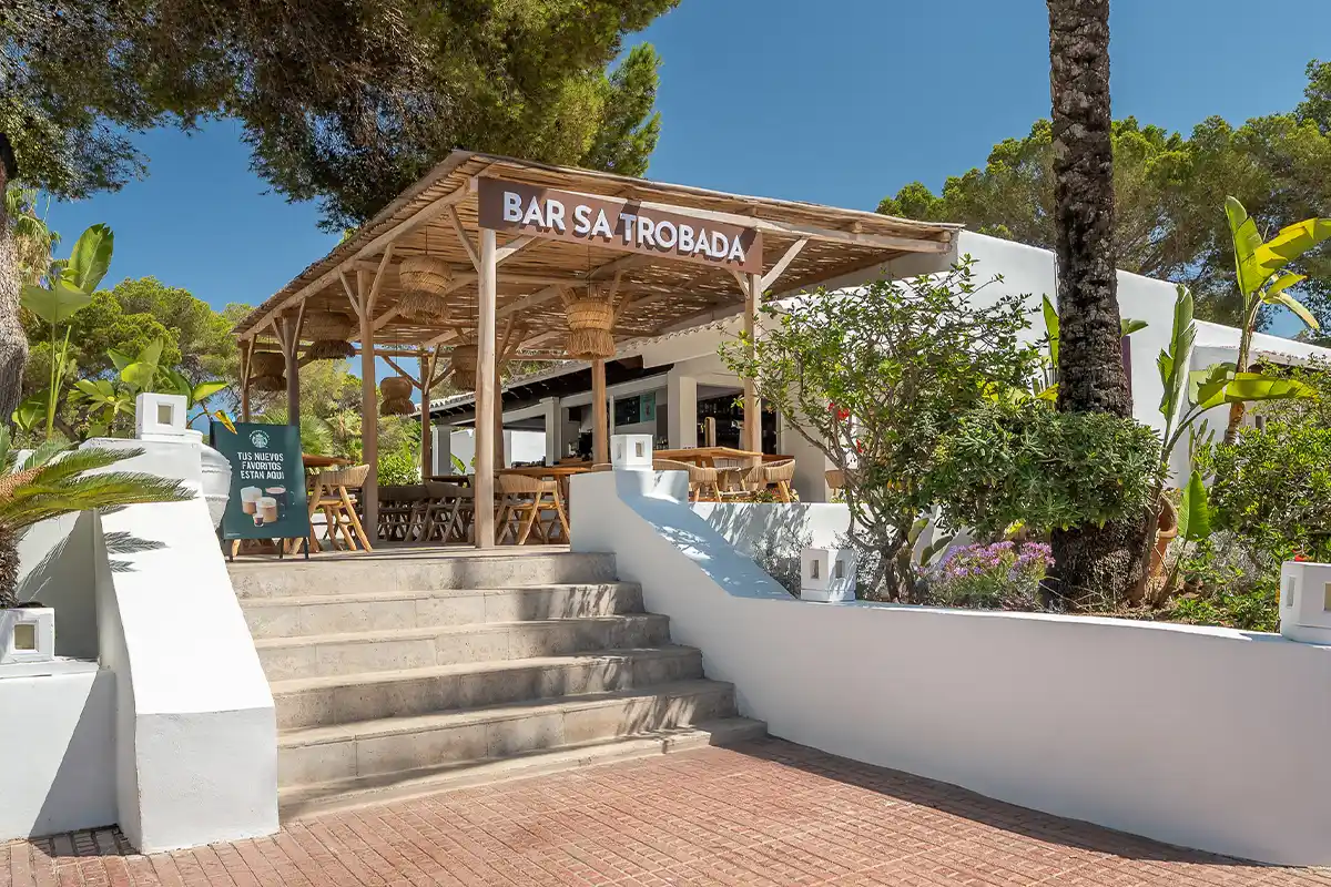 bar sa Trobada Fergus Style Punta Arabi 