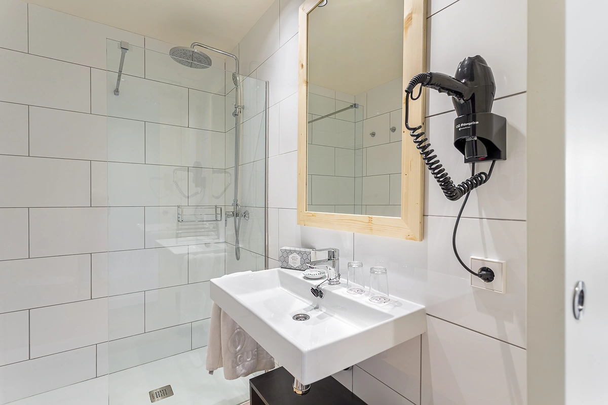 Secador Habitación Doble Vista Mar Secador Habitación Doble Vista Mar Fergus Style Soller Beach