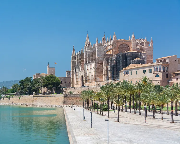 cathédrale de Palma cathédrale de Palma Fergus Style Palma Beach
