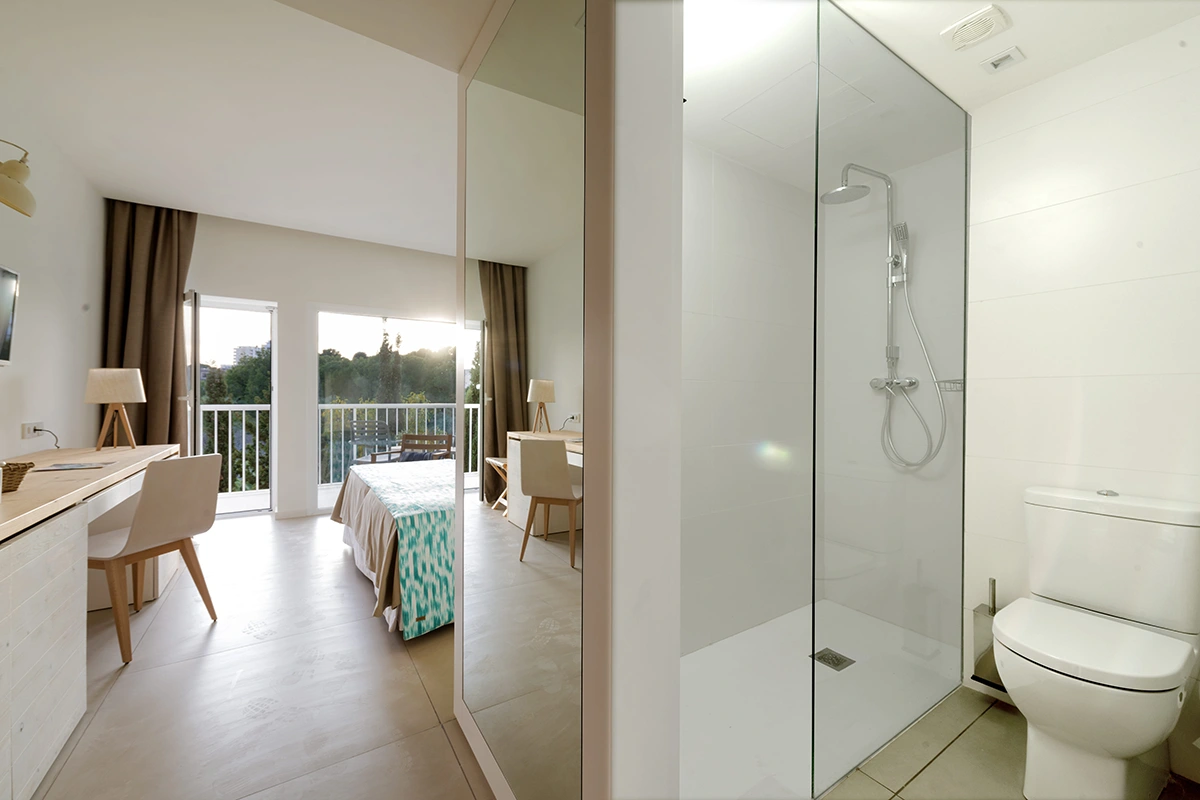 Cuarto de baño concepto abierto del Fergus Style Palmanova